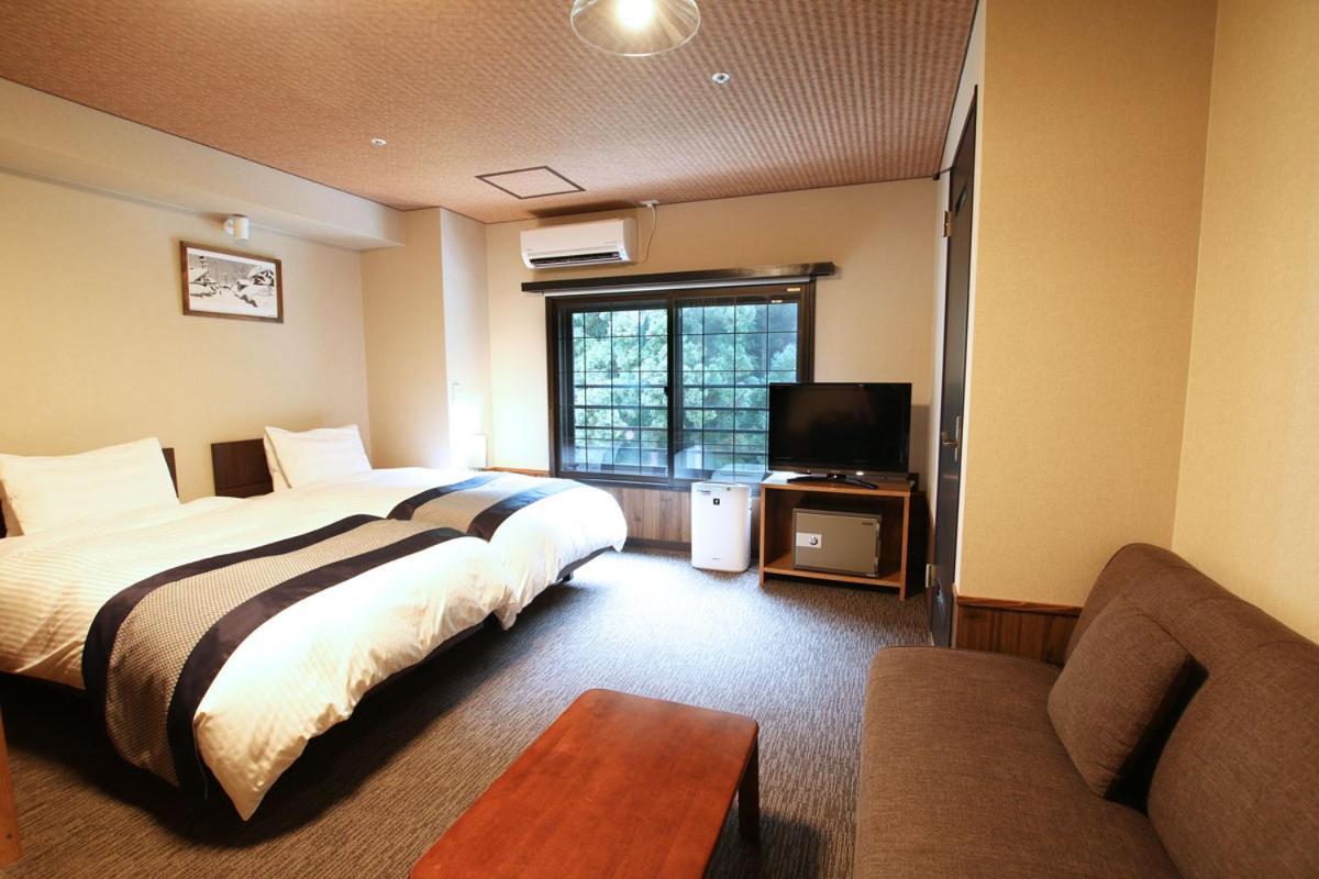 Kutsurogijuku Chiyotaki Hotel Айдзувакамацу Екстериор снимка