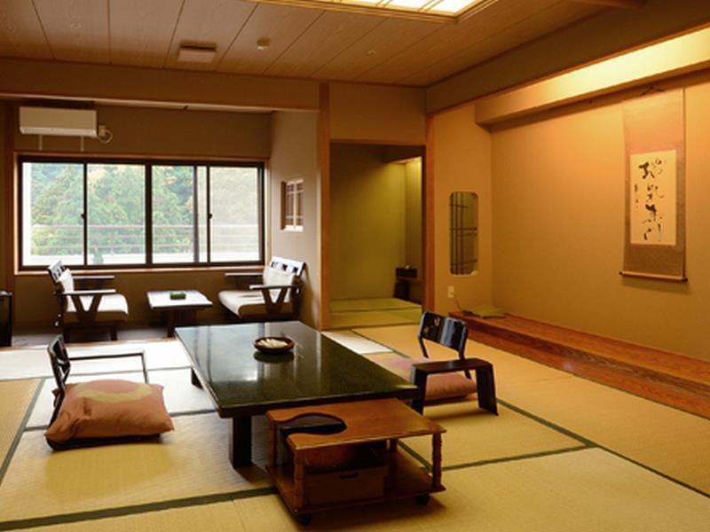 Kutsurogijuku Chiyotaki Hotel Айдзувакамацу Екстериор снимка